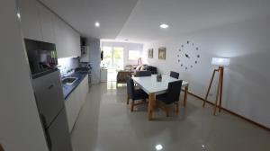 EXCELENTE departamento a estrenar con cochera en zona Plaza Mitre