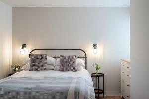 Apartment 3, Ayrmer Cove