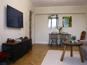 Mina City Center Apartment Amzei