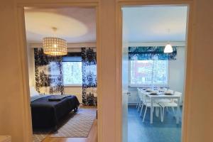 Spacious apartment with balcony and free WiFi