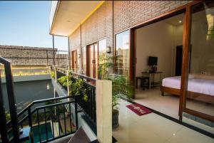 Canggu Ocean HousePurple. By walk to the beach!