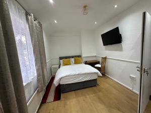 obrázek - Double Room With Free WiFi Keedonwood Road
