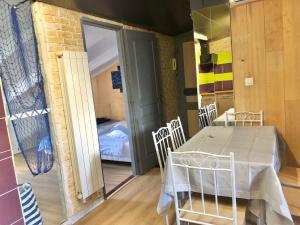 Apt 2 pces dans le Carre d Or a 290 m des plages