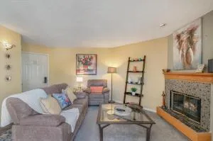 Boston Commons - 1365 - غرينوود فيليج