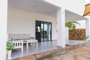 4 U Luxury Bungalows Diani