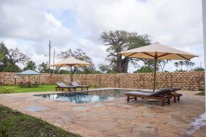 4 U Luxury Bungalows Diani