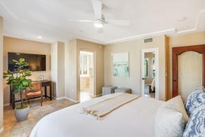 Massive Dream Beach Home - Dog Friendly, AC, Steps2Sand