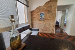 Apartamento com espaço para home Office no Menino Deus ao lado do shopping Praia de Belas