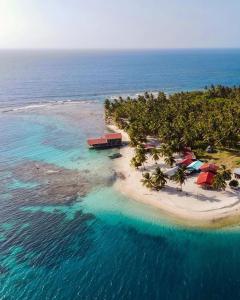 Cabaña privada en Guna Yala isla Diablo baño compartido
