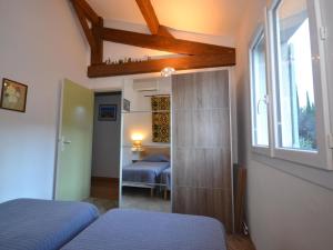 Maisons de vacances Villa with swimming pool within the Luberon : photos des chambres