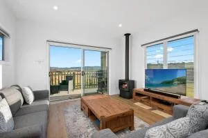 Molly Morgan Vineyard Villa Semillon Weekend Getaway for Two - Branxton