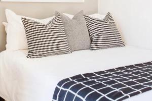 Seaside Gem Table Mountain Views