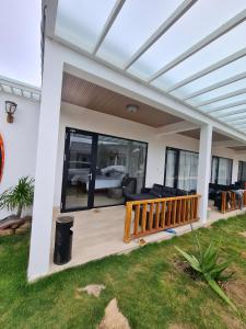 Phòng Deluxe Giường Đôi/2 Giường Đơn Có Ban Công (Deluxe Double or Twin Room with Balcony)
