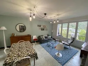 Maison dans un village Pyrénéen - Hèches