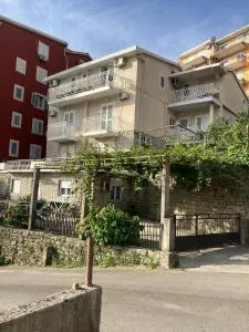 Guest House Garden - Komoševina