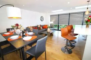 Hutchcomb Villa, 4 Bed Luxury House,Oxford+Parking - Cumnor