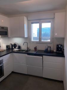 Apparemment lumineux (3 lits, 2 chambres, 1 salon) 2ème Arrondissement