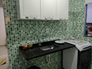 Quitinete 800m da praia