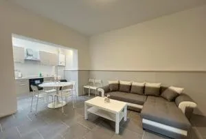 Charbonnel 2 Bruxelles-Charleroi-airport - Mellet