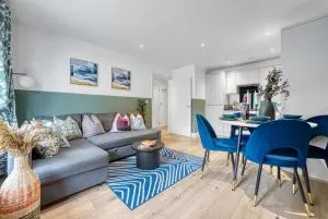 1 Bed Ocean Village Luxury Apartment, Stylish Cosy Central location Southampton, Sleeps 4 - Easter Offer! - by Blue Puffin Stays - Hythe