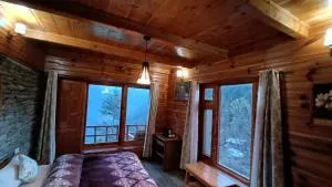 Ishan Log Huts- A Boutique Homestay-since 1999 - Nārkanda