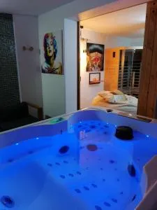 Gîtes déco pop et chaleureuse avec jacuzzi, sauna, piece coquine - 菲耶讷