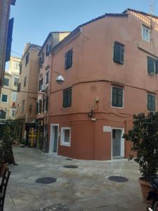 vintage and beutiful apartment in town