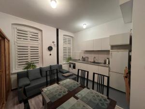 Słoneczny apartament centrum Poznania klimatyzacja wi-fi TV zmywarka pralka piekarnik