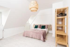 Apartament z widokiem na Rynek Starego Miasta by RENT4YOU