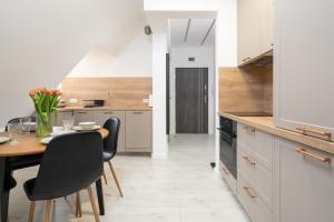 Apartament z widokiem na Rynek Starego Miasta by RENT4YOU