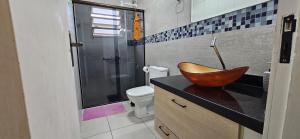 Amplo Apartamento até 10 pessoas, praia enseada guaruja.