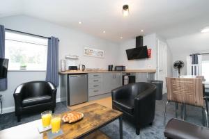 Self Contained Apartment at Country Pub Restaurant - Pass the Keys