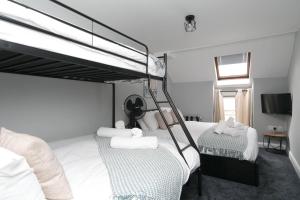 Self Contained Apartment at Country Pub Restaurant - Pass the Keys