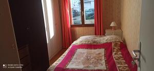 Maisons d'hotes Etablissement commun avec chambre prive tranquille avec jardin a 10 min a pied de la gare de Fleury-les-Aubrais et 2 min d Orleans : photos des chambres