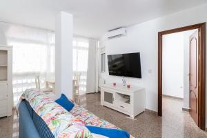 NAC8 - Bonito apartamento con vistas al mar 2 dormitorios, Wifi, 3 Piscinas, Playa a 250 metros