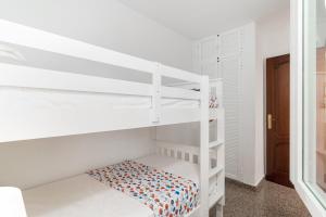 NAC8 - Bonito apartamento con vistas al mar 2 dormitorios, Wifi, 3 Piscinas, Playa a 250 metros
