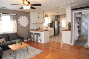 Cozy Cottage w/ Walkability to Downtown Grove City