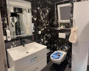 Blue Waves Apartment