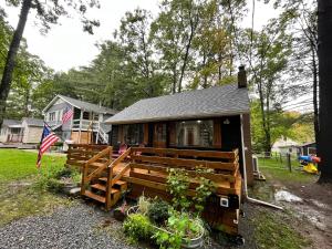 Wally’s Cottage Close to Lake