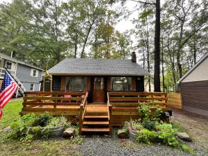 Wally’s Cottage Close to Lake