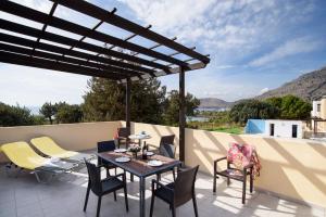 Matina Pefkos Aparthotel