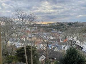 OneTwo Bedroom Apartment Close to Sea & Centre