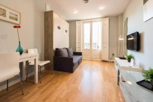 LA LATINA - PLAZA MAYOR - CENTRAL - MONTHS TOO - TEMPORADA Only workers, students, or for health reasons