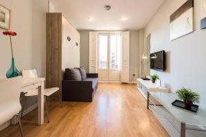 LA LATINA - PLAZA MAYOR - CENTRAL - MONTHS TOO - TEMPORADA Only workers, students, or for health reasons