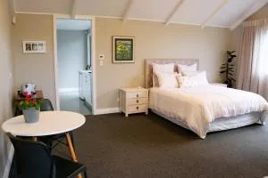 St Kilda Studio - Walton