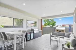 Coastal Palms Escape - Your Ideal Family Getaway - Barrack Point