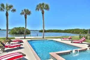 Oceanfront home with heated pool - Osprey