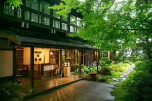 川魚・山菜料理　和田屋 - Shirayama