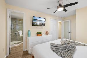 Beach Perfection - Ocean Views, Parking, Pet Friendly & Steps2Sand