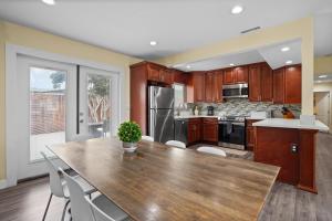 Dog Friendly Home Near the Beach with Grill, Fire Pit, Enclosed Backyard